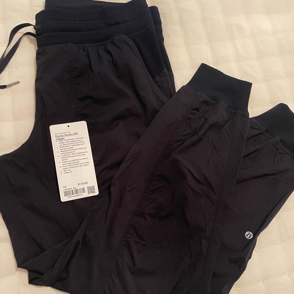 Lululemon dance studio jogger